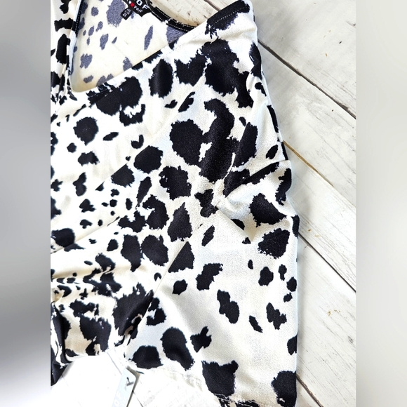 Poof New York Western Cow Print Black & White Stretchy Vneck Blouse Flowy - Picture 7 of 9